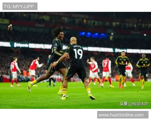 多尔古赞曼联全队拼搏精神称今天表现堪称顶级比赛
